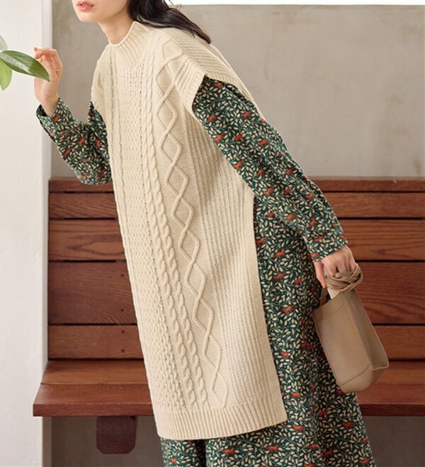 Viola e Viola（ヴィオラ エ ヴィオラ）の「ロングニットベスト（ベスト）」｜詳細画像