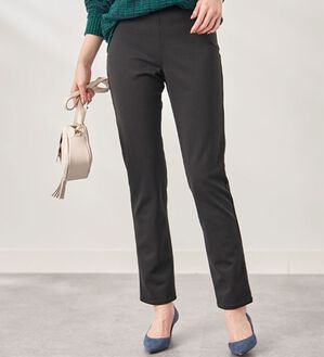 BELLUNA（ベルーナ）の「防風&times;ストレッチ素材ストレートパンツ（フルレングスパンツ）」｜黒