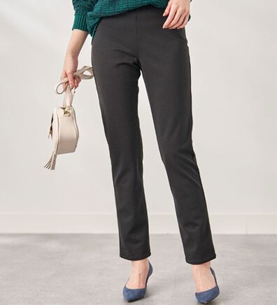 BELLUNA（ベルーナ）の「防風&times;ストレッチ素材ストレートパンツ（フルレングスパンツ）」