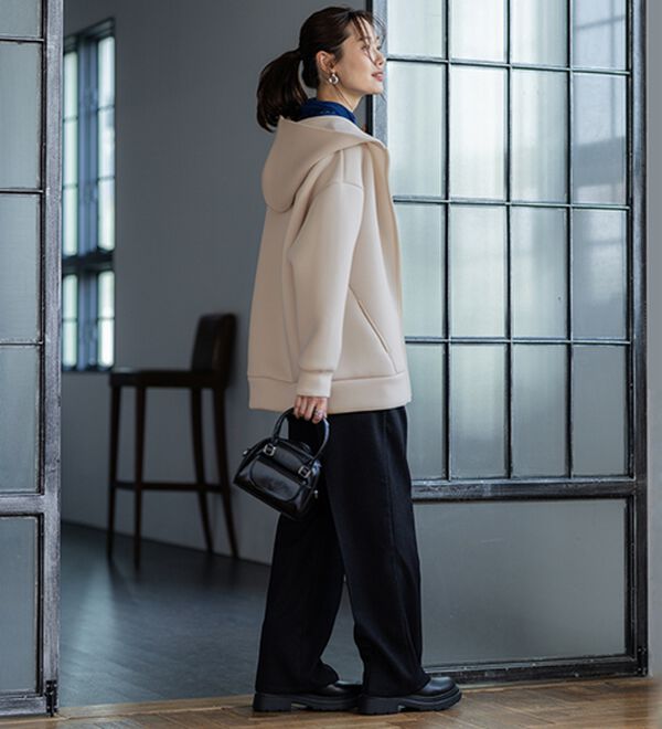 BELLUNA（ベルーナ）の「肩が疲れにくい！マシュマロ感覚ジップフーディー（ブルゾン）」｜詳細画像