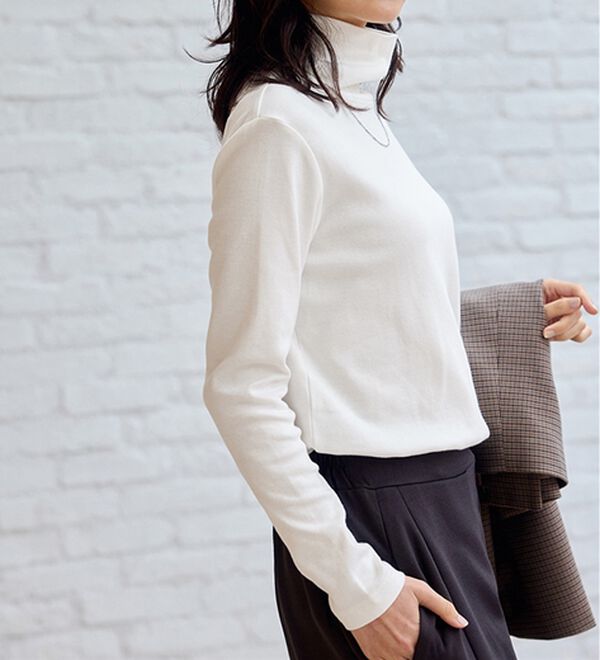 BELLUNA（ベルーナ）の「【選べる衿】肌に優しい綿１００％暖か発熱素材プルオーバー＜ベルホット　コットン＞（カットソー）」｜詳細画像