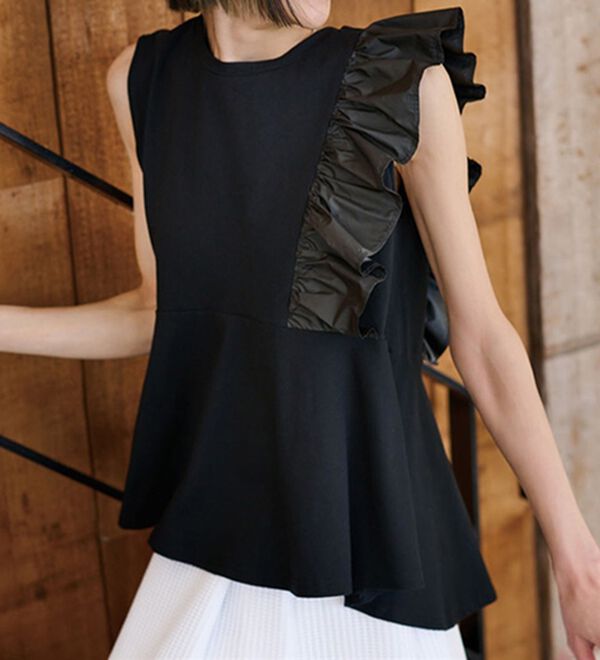 RANAN（ラナン）の「ひんやり！フリルデザインペプラムＴシャツ（Tシャツ）」｜ブラック系