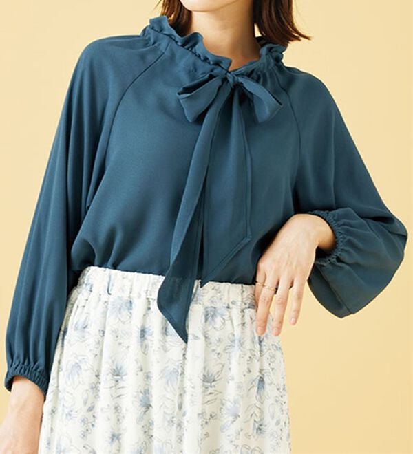 BELLUNA（ベルーナ）の「フリル衿ボウタイデザインブラウス（ブラウス）」｜詳細画像