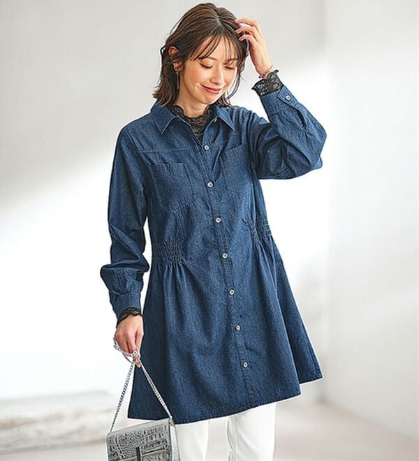 BELLUNA（ベルーナ）の「シャーリング使いデニムシャツチュニック（チュニック）」｜インディゴ