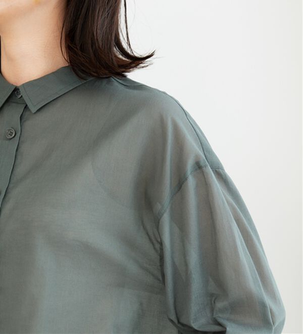 BELLUNA（ベルーナ）の「バックギャザー使いシアーシャツ（シャツ）」｜詳細画像