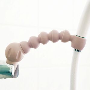 「ヘッドの向きが自在！ユニバーサルシャワーフック（バス用品）」｜ピンク