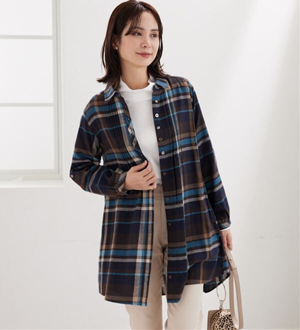 BELLUNA（ベルーナ）の「多ボタン使いチェック柄シャツチュニック（チュニック）」｜詳細画像