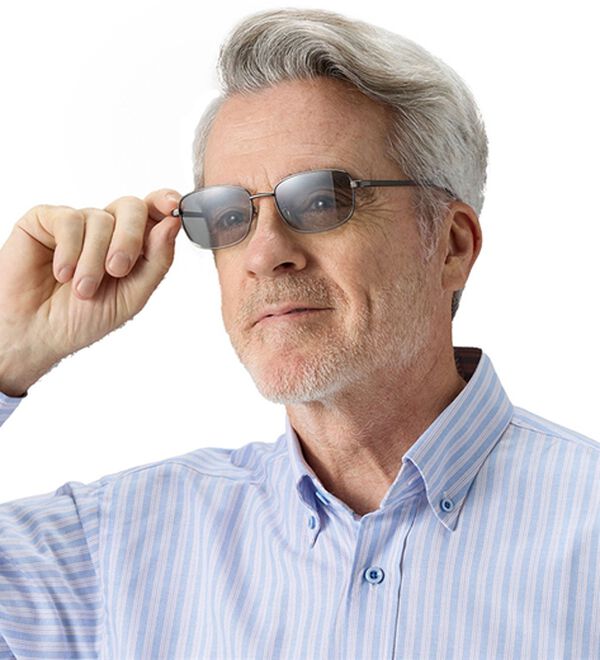 「目を守る調光遠近両用サングラス（メンズスポーツ用品）」｜詳細画像