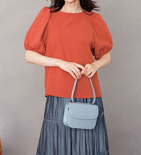 RANAN（ラナン）の「ひんやり！サッカー素材袖ボリュームブラウス（ブラウス）」｜詳細画像