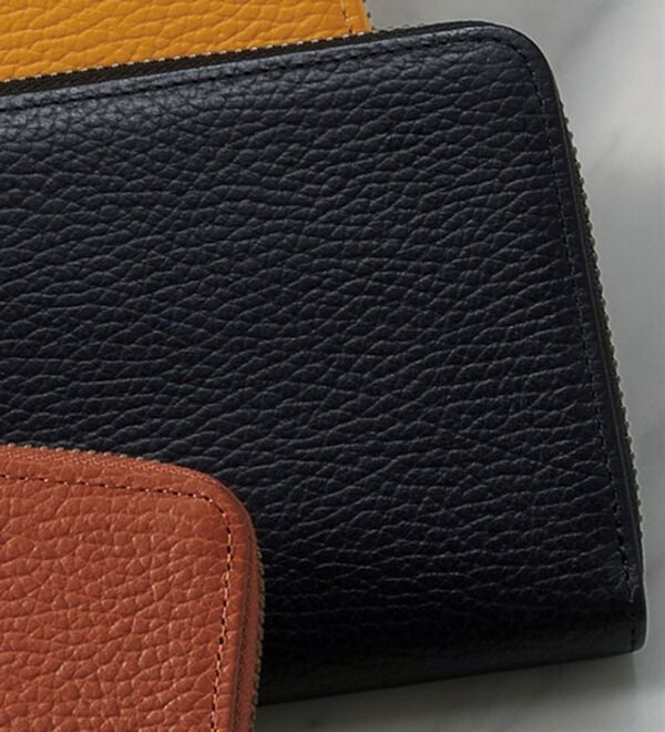 「豊岡工房　シュリンク牛革ラウンド長財布（メンズ財布・パスケース）」｜ブラック