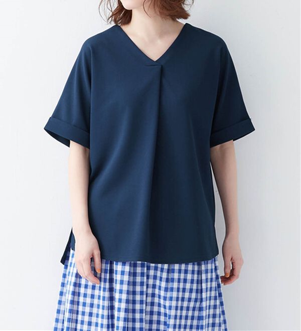 Viola e Viola（ヴィオラ エ ヴィオラ）の「【４つの機能付】ひんやり！すっきりＶネックＴシャツブラウス（カットソー）」｜詳細画像