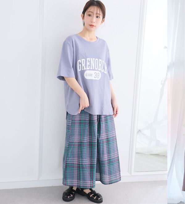 A HAPPY MARILYN（アハッピーマリリン）の「【Ｍ～８Ｌ】【接触冷感・ＵＶ対策】カレッジプリント裾ラウンドＴシャツ（Tシャツ）」｜詳細画像