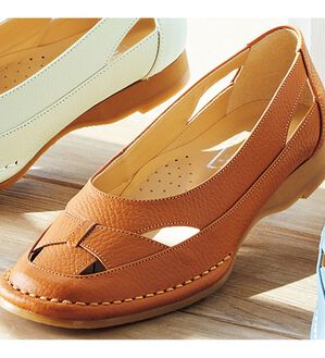 BELLUNA（ベルーナ）の「日本製４Ｅ牛革パンプス（パンプス）」｜キャメル