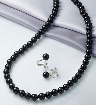 BELLUNA（ベルーナ）の「【２点セット】＜ＹＵＭＩ　ＫＡＴＳＵＲＡプロデュース＞オニキス２点セット（ネックレス・ペンダント）」