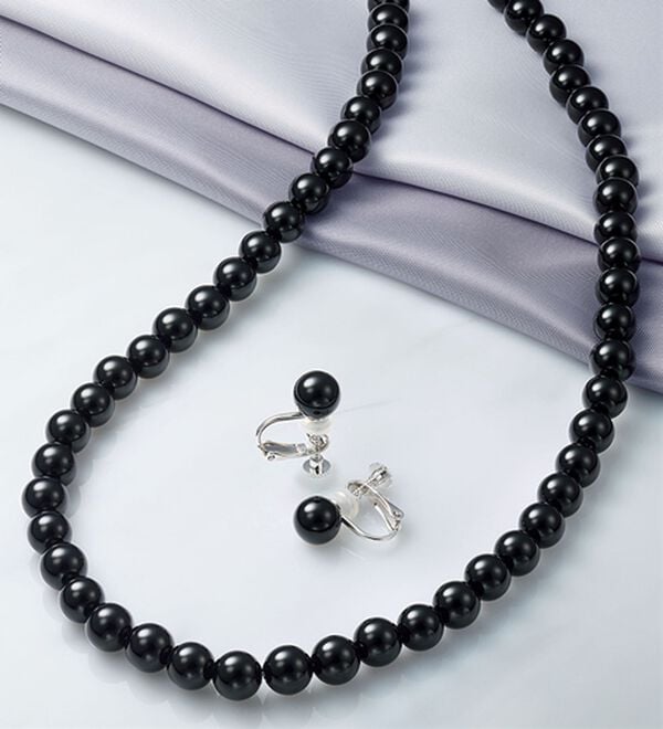 BELLUNA（ベルーナ）の「【２点セット】＜ＹＵＭＩ　ＫＡＴＳＵＲＡプロデュース＞オニキス２点セット（ネックレス・ペンダント）」｜黒