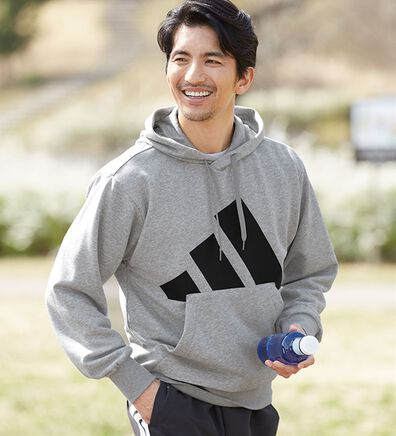「＜アディダス＞スウェットフーディ（メンズパーカー）」