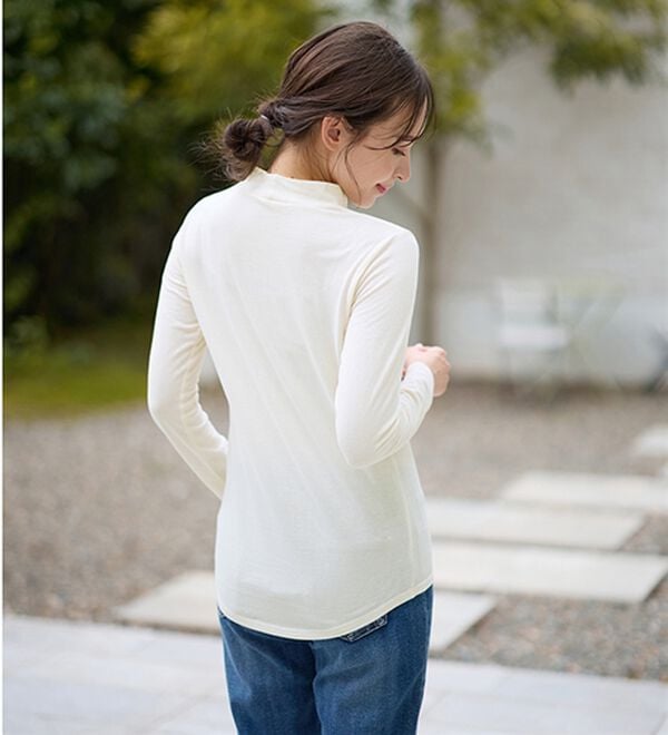 LAVIENNE（ラヴィエンヌ）の「【うす・軽・温】綿１００％吸湿発熱あったかタートルネックインナー（肌着・インナーウェア）」｜詳細画像