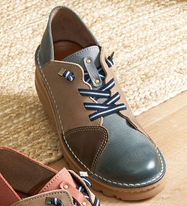 ルフラン（ルフラン）の「アビータ　足にやさしい４Ｅ牛革配色シューズ（スニーカー）」｜フォレスト系