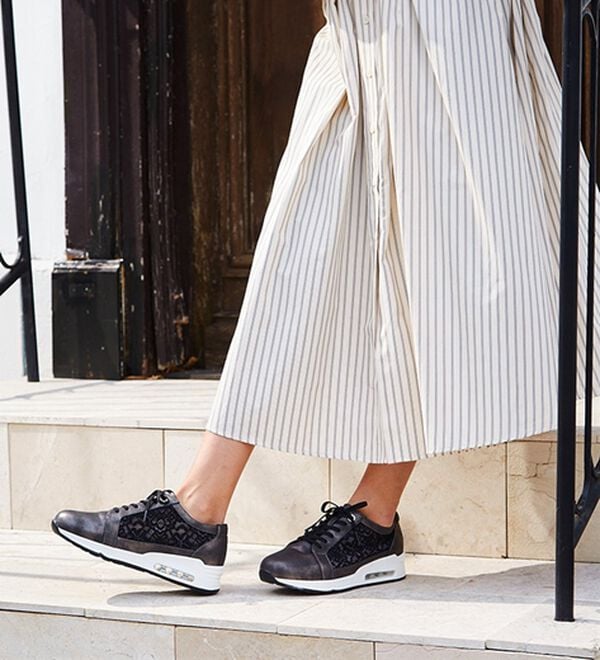 ルフラン（ルフラン）の「４Ｅフラワーレーススニーカー（スニーカー）」｜詳細画像