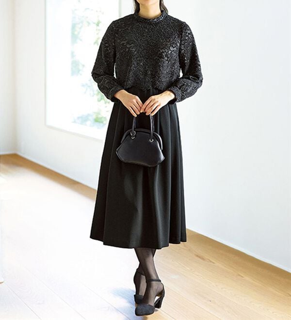 BELLUNA（ベルーナ）の「花柄レース使いドッキングワンピース（ブラックフォーマル（喪服・礼服））」｜詳細画像