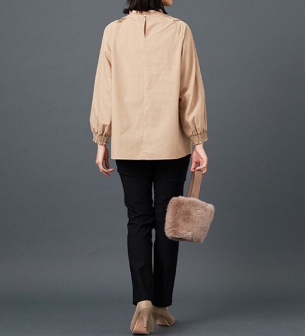 BELLUNA（ベルーナ）の「タックデザインフリル衿ブラウス（ブラウス）」｜詳細画像