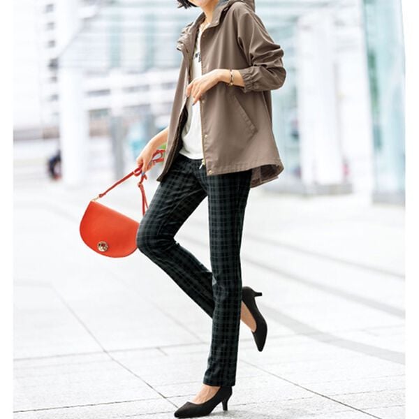 BELLUNA（ベルーナ）の「なめらかボンディング素材美脚ストレートパンツ（フルレングスパンツ）」｜詳細画像