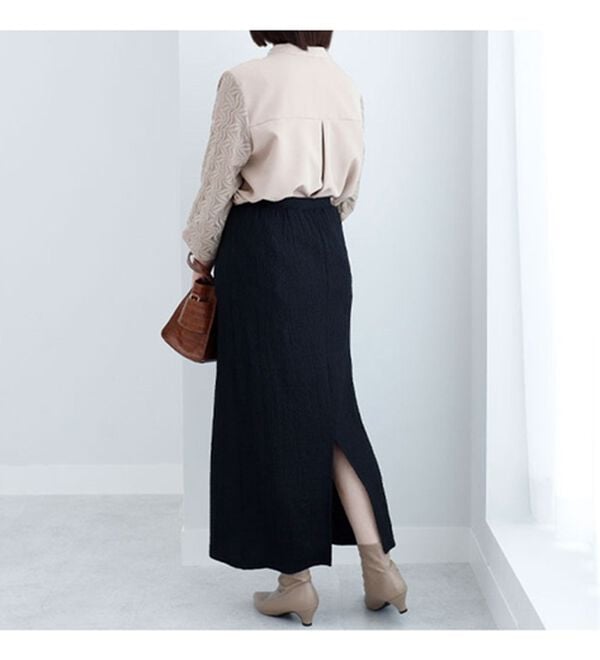 BELLUNA（ベルーナ）の「シャーリング素材ペンシルスカート（ロングスカート）」｜詳細画像