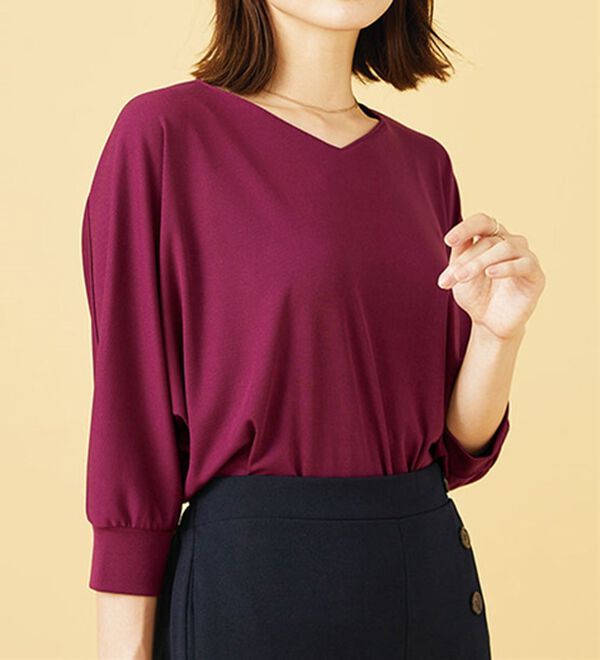BELLUNA（ベルーナ）の「Ｖネックデザインドルマンプルオーバー（カットソー）」｜詳細画像