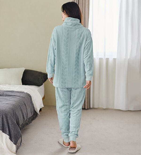 LAVIENNE（ラヴィエンヌ）の「寒がりさんのためのふわっもこケーブルフリースパジャマ（パジャマ・ルームウェア）」｜詳細画像