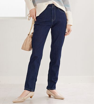 BELLUNA（ベルーナ）の「やわらかストレッチデニム素材スリムパンツ（フルレングスパンツ）」