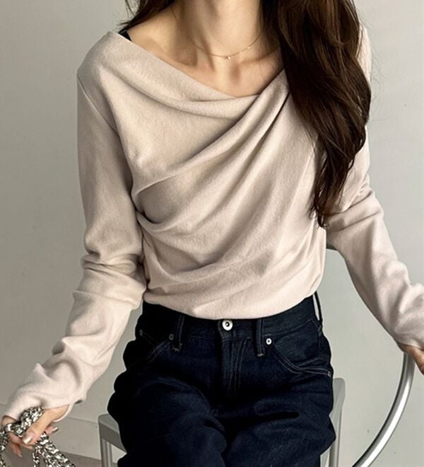 GeeRA（ジーラ）の「ドレープデザインカットソー（カットソー）」｜詳細画像