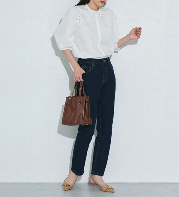 Pierrot（ピエロ）の「【ストレッチ素材】大人のためのゆるテーパードデニムパンツ（フルレングスパンツ）」｜詳細画像