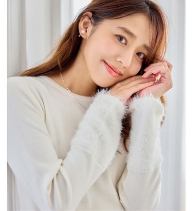 alotta（アロッタ）の「【もっちり滑らか】袖口フェザー切替ニットプルオーバー（ニット・セーター）」