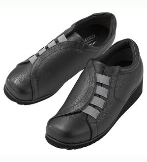 ルフラン（ルフラン）の「ラックウォーク　厚底レザースリッポン（スリッポン）」｜ブラック