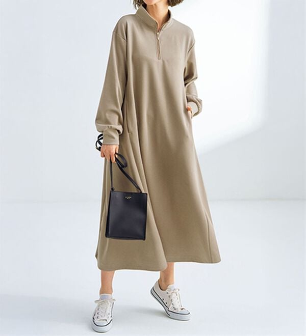 BELLUNA（ベルーナ）の「ポケット付ハーフジップフレアーワンピース（カットソーワンピース）」｜モカ