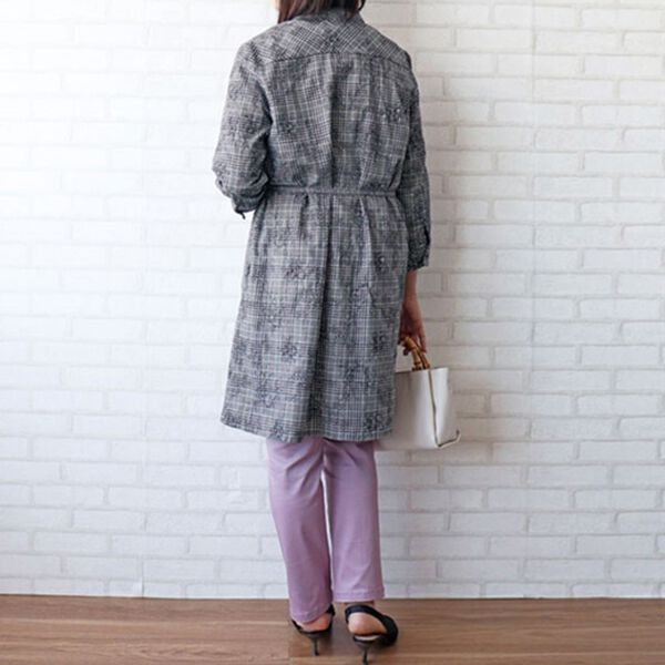 BELLUNA（ベルーナ）の「配色刺しゅう使いシャツチュニック（チュニック）」｜詳細画像