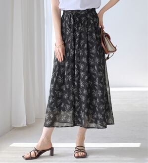 alotta（アロッタ）の「ふんわりシフォンワイドパンツ（ワイドパンツ・ガウチョ）」｜ブラック系線画花柄