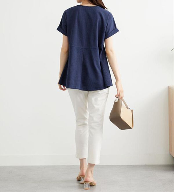 BELLUNA（ベルーナ）の「ニットサッカー素材ペプラムプルオーバー（カットソー）」｜詳細画像