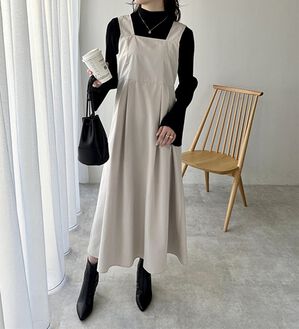 GeeRA（ジーラ）の「スクエアネックフレアージャンパースカート（ジャンパースカート）」｜アイボリー