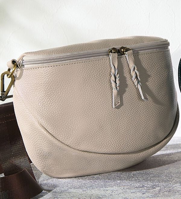 ルフラン（ルフラン）の「＜豊岡工房＞軽量ボディショルダー（ショルダーバッグ）」｜グレージュ