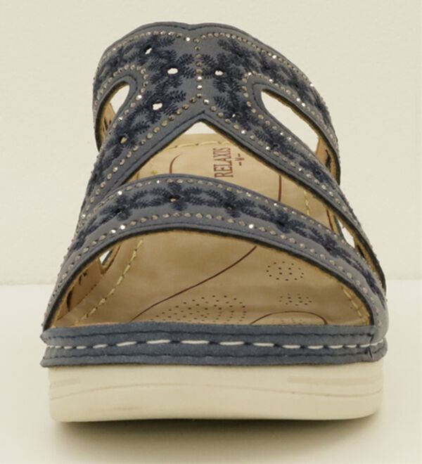 BELLUNA（ベルーナ）の「刺しゅうデザイン美脚魅せミュール（サンダル・ミュール）」｜詳細画像