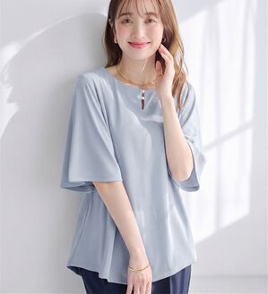 alotta（アロッタ）の「【接触冷感】パールデザイン５分袖Ｔシャツブラウス（ブラウス）」｜ライトブルー