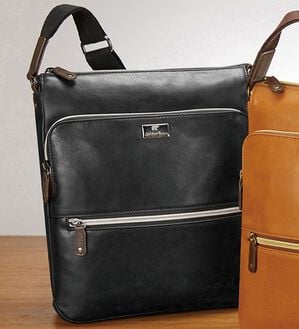 「＜ゴールデンベア＞卓越した手ざわり人工皮革のショルダー（メンズショルダーバッグ）」｜ブラック