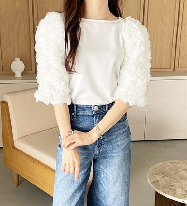 GeeRA（ジーラ）の「【YOUING.】フラワーモチーフ半袖トップス（カットソー）」｜詳細画像