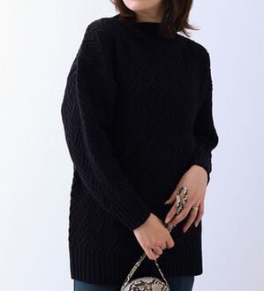 BELLUNA（ベルーナ）の「ヘリンボン柄ハイネックニットプルオーバー（ニット・セーター）」｜黒
