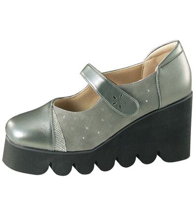 BELLUNA（ベルーナ）の「４Ｅ異素材使い甲ベルト付美脚シューズ（パンプス）」