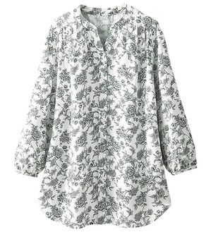 BELLUNA（ベルーナ）の「レーヨン素材ギャザーデザインブラウス（ブラウス）」｜モノトーン系花柄