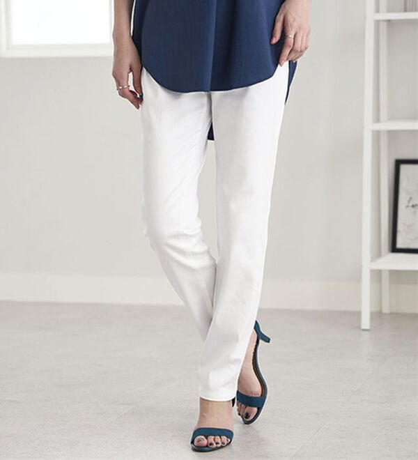 BELLUNA（ベルーナ）の「サラリ速乾！綿サテンストレッチカラーパンツ（フルレングスパンツ）」｜詳細画像