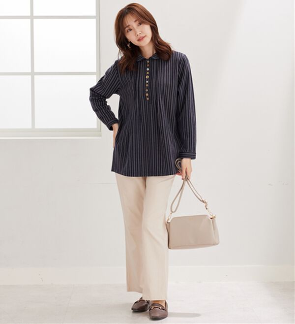 BELLUNA（ベルーナ）の「【ふわふわ裏ファー】パチパチしにくい裏ファーオーバーブラウス（ブラウス）」｜詳細画像