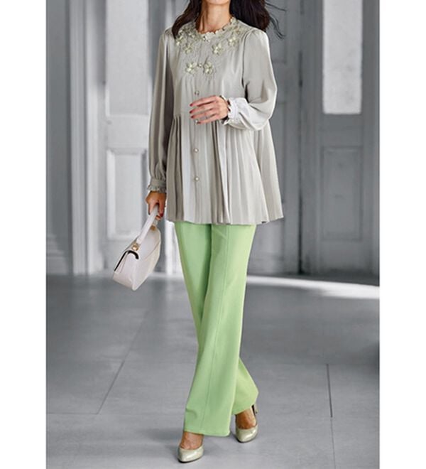 BELLUNA（ベルーナ）の「ぷっくりお花切替プリーツチュニック（チュニック）」｜詳細画像